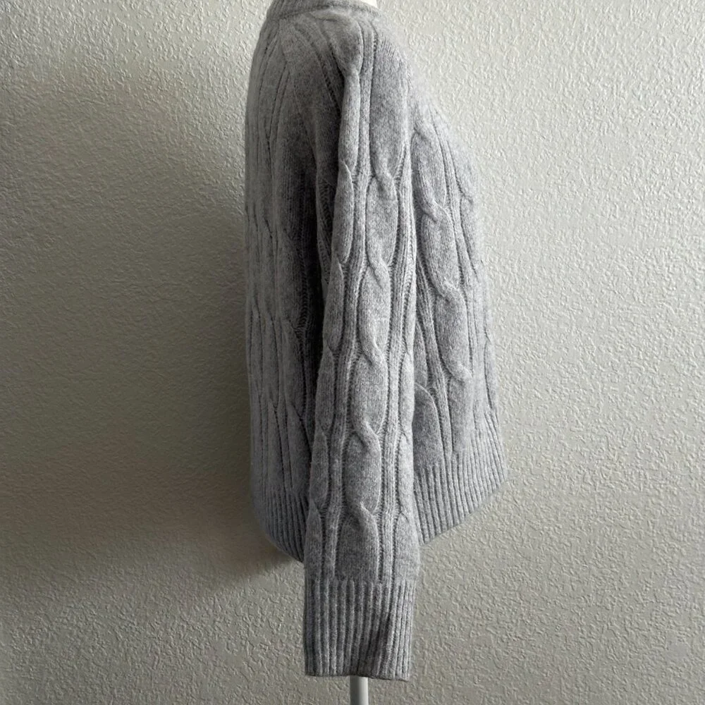 Abercrombie & Fitch Gray Cable Knit Crewneck Sweater – Size Small - Picture 3 of 8